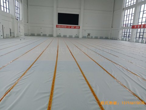 青島黃島區(qū)濱海街道中心小學(xué)運(yùn)動木地板施工案